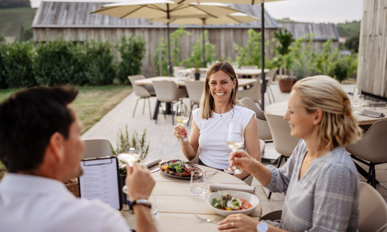 VINOTHEK & GENUSS.BAR Terrasse
